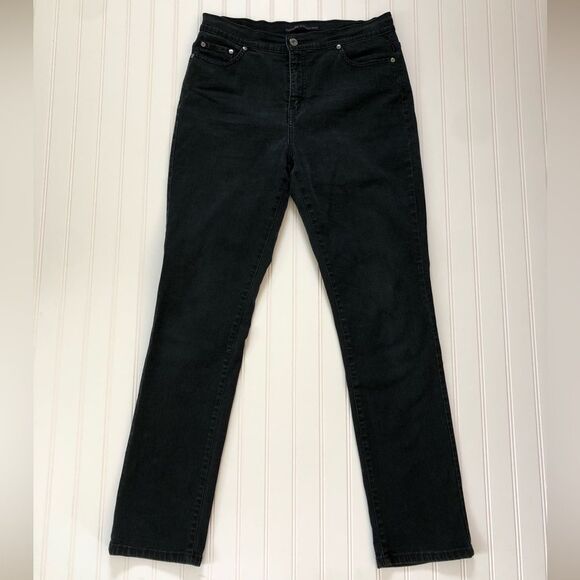 Levi’s Black Jeans with Detailing on the Back Pockets - Picture 1 of 10